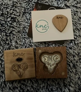 Tenacious D in The Pick of Destiny Guitar Pick White - Picture 1 of 2