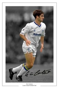 ERIC CANTONA LEEDS UNITED SIGNIERTER FOTODRUCK AUTOGRAMM FUSSBALL - Bild 1 von 1