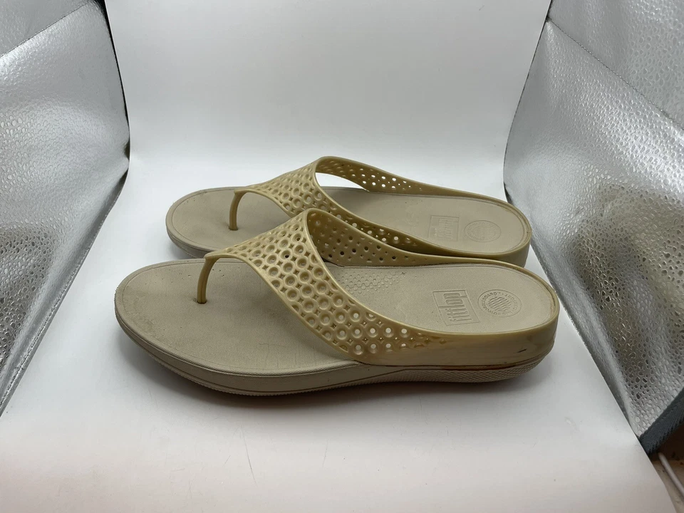 Sandalias Fitflop para mujer con cuña doradas talla 9 Foto 1 de 4