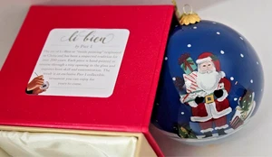 Pier 1 LI BIEN 2022 WEIHNACHTSMANN ORNAMENT MIT GESCHENKBOX, GESCHENKE, HÄUSER 4" - Bild 1 von 9