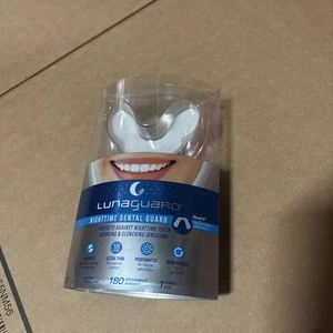 Protector dental nocturno Lunaguard ultra delgado cómodo protector de mordida para adultos 1 unidad - Imagen 1 de 2