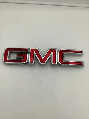 GMC Sierra Denali 2007-2013 emblema de parrilla delantera OEM 15256164 Foto 1 de 4