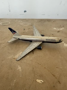 ERTL Diecast British Airways Boeing 737 Model – Landor Livery 1:400 - Picture 1 of 6