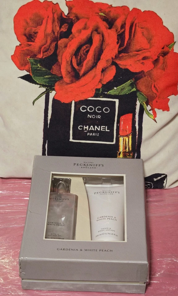 PECKSNIFF'S GARDENIA & WHITE PEACH GIFT SET WITH BOX DEFECT  - Image 1 of 4