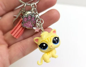 Littlest Pet Shop Keychain Mini LPS Babs Shortpaws Tabby Cat Kitten Pink Yellow - Picture 1 of 5