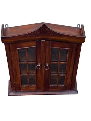 ANCIEN VINTAGE VITRINE ÉTAGÈRE BOIS MASSIF ET VERRE MEUBLE MINIATURE VOITURE - Photo 1/4