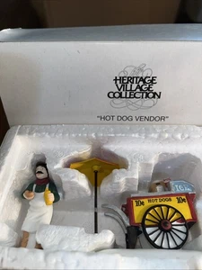 Vendedor de perros calientes Dept 56 Heritage Village Collection — proveedor, carro y paraguas - Imagen 1 de 5