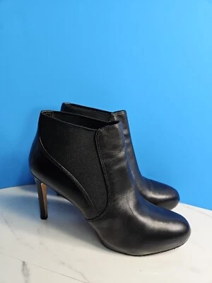 Via Spiga Cuero Negro 4" Tacones Bomba Estirables Pull On Botines 9.5M Foto 1 de 4