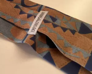 🔴 EMPORIO ARMANI cravatta uomo seta pura inserti stile greco blu azzurro beige - Imagen 1 de 5