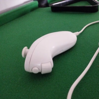 Nintendo Wii nunchuck - Image 1 of 3