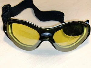 Gelbe GLSE Designer Stil Brille SONNENBRILLE schwarzes Gestell Herren Damen NEU - Bild 1 von 5