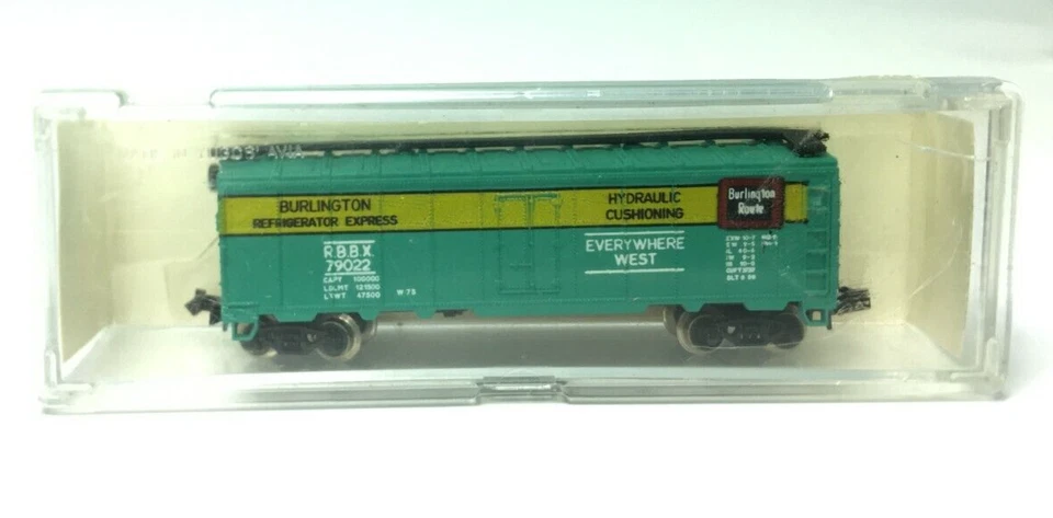 LIFE-LIKE N Scale  BURLINGTON Reefer Car 07720 - Image 1 of 4