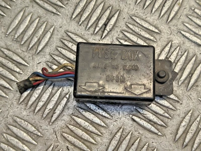 KAWASAKI GPZ550 1982 82 83 FUSE BOX - Image 1 of 3