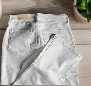Women's NYDJ Barbara Bootcut WHITE Denim Jeans Size 2 side slits Slimming - Picture 1 of 18