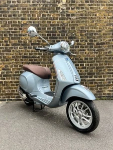 Piaggio Vespa Primavera 50cc Scooter - Picture 1 of 6