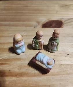 Miniature nativity set ceramic Mary Joseph Baby Jesus wise men Replacement Part - Picture 1 of 4