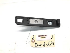 2016-2020 CADILLAC CT6 REAR ROOF GRAB HANDLE BEZEL W/ DOME LIGHT LAMP OEM - Picture 1 of 8