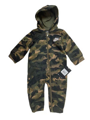 Mameluco de manga larga con capucha para bebé NIKE, estilos y colores surtidos; tallas 3M a 24M Foto 1 de 3