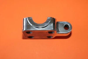 TRIUMPH T120V T140 T150 T160 FORK BOTTOM SPINDLE CAP RIGHT 97-4457 UK MADE - Picture 1 of 1