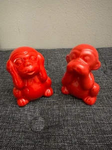 2 Wise Monkeys Figurine Set Hear No Evil Speak No Evil Red Ceramic - Picture 1 of 5