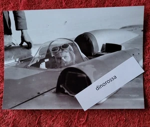 Fotografía de prensa George Eyston en Thunderbolt Land Speed Record coche de carreras - Imagen 1 de 3