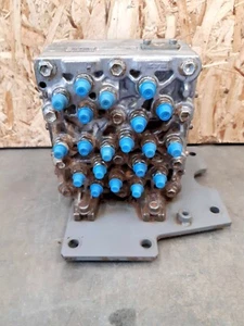 Hitachi ZX470 Signalsteuerventil // 4718276 // Kostenloser UK-Versand - Bild 1 von 2