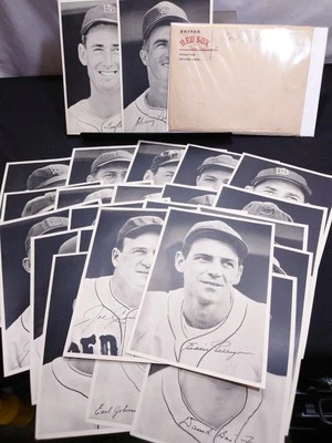 1946 Boston Red Sox Team Player Photo Picture Pack Set w/ Envelope Ted Williams - Image 1 of 4