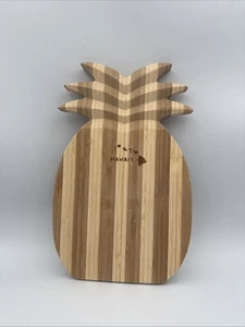 Tagliere a forma di ananas fatto a mano in bambù a righe hawaiane 12" - Foto 1 di 18