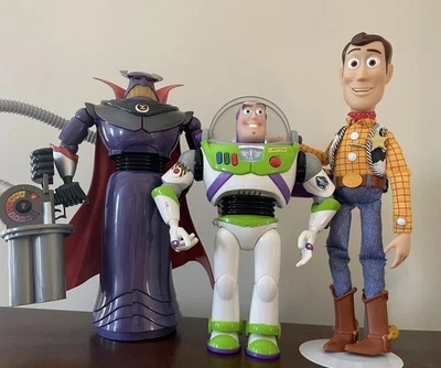Juego de 3 Toy Story Talking Tire Cuerda Woody 12" Buzz Lightyear & Talking Zurg Foto 1 de 4