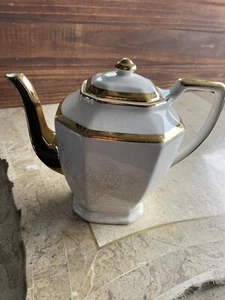 Saxon China 18k Gold Trim Teapot - Picture 1 of 7