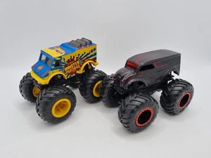 2 Hot Wheels Monster Trucks Fuerzas Especiales y Porciones Monster Escala 1:64 En muy buena condición - Imagen 1 de 15