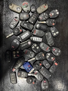 Keyfob Lot : Nissan , Ford , Toyota , Honda , Jeep , GM : Key Fob Lot - Picture 1 of 4