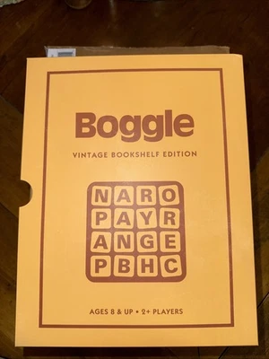 Boggle Vintage Bookshelf Edition Deluxe Linen Book Word Building Game New 1976 - Image 1 of 4