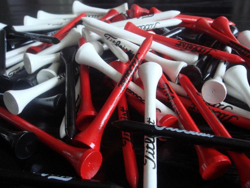 Titleist - Tour Players Long 70mm Wooden Tees - Image 1 of 1