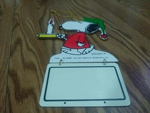 1958 United Feature Syndicate Snoopy con candelabro da appendere cancellazione a secco memo - Foto 1 di 12