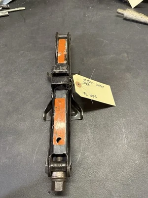 Gato de tijera Nissan gato de emergencia OEM  Foto 1 de 4