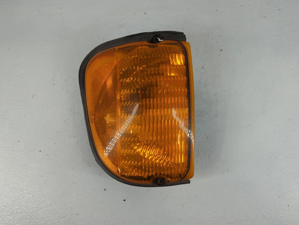 Faro antiniebla derecho Ford E-350 Econoline 2007-2007 pasajero OEM WVM46 Foto 1 de 4