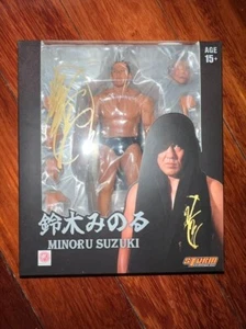 Minoru Suzuki JSA Firmado Automáticamente Tormenta Coleccionables Nuevo Japón NJPW Ringside Negro - Imagen 1 de 2