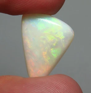 Australian White/Precious Opal 7.04ct Coober Pedy Natural Stone - Picture 1 of 7