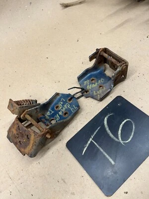 1970 1981 CAMARO FIREBIRD TRANS AM LEFT DRIVER SIDE DOOR HINGE HINGES SET UP LOW - Image 1 of 4