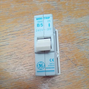 GENERAL ELECTRIC 5 AMP CURVE B 3kA MCB SCHUTZSCHALTER MINI TRIP SMT5 639001 - Bild 1 von 4