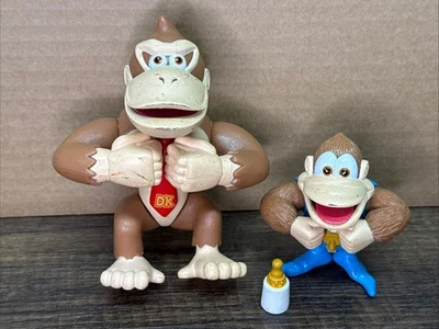 Figura suelta Toy Site Nintendo Donkey Kong Chest Slammin’ Kiddy Kong 1999 Foto 1 de 4