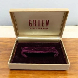 Caja de reloj rígida de celuloide Gruen vintage con terciopelo rojo aplastado - Imagen 1 de 5