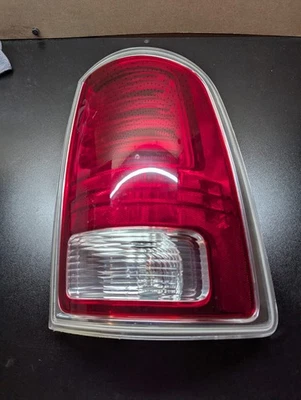 Conjuntos de luces traseras para RAM 2013-2018 1500, 2500, 3500 - CH2801203C Foto 1 de 4