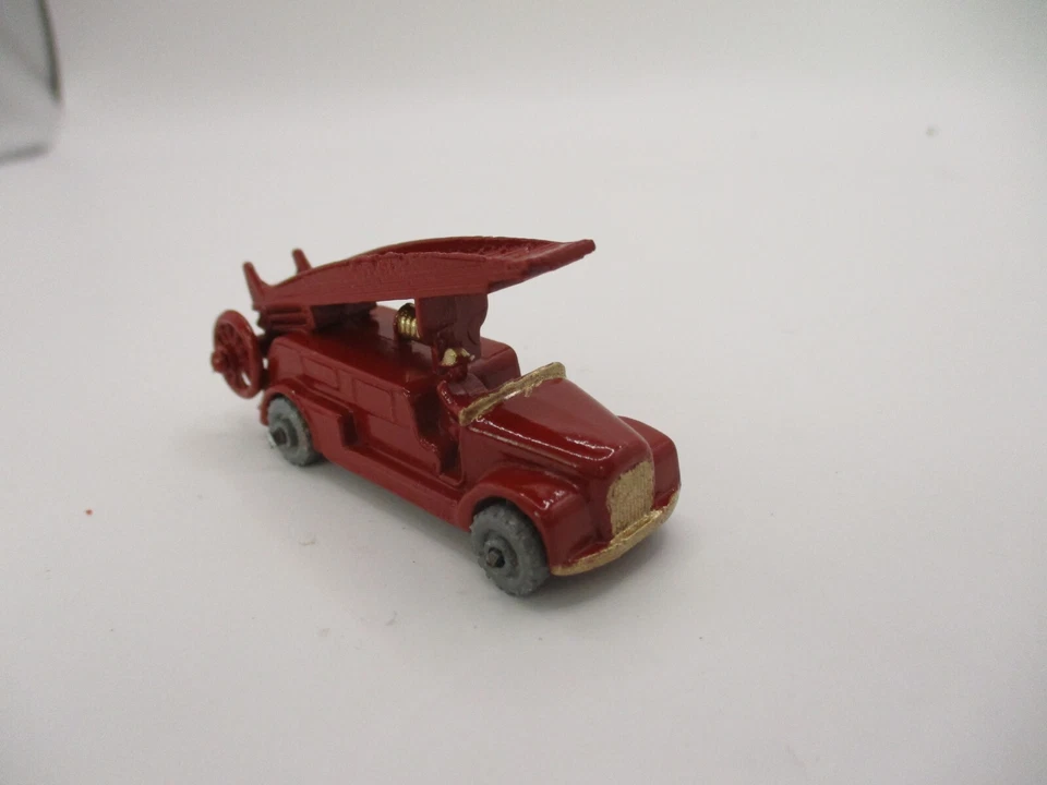 VINTAGE LESNEY MATCHBOX NO.9B-1 DENNIS FIRE ESCAPE TRUCK GMW RESTORED EXCELLENT - Image 1 of 4