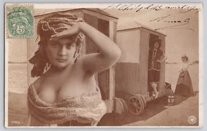 1904 Donne in costume da bagno RPPC cartolina Oranotypie antiche capanne da bagno francesi - Foto 1 di 2