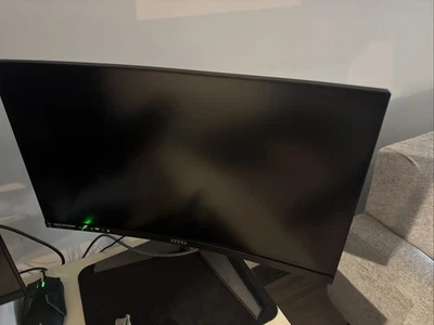 Monitor para juegos MSI 24 pulgadas Full HD FreeSync curvo LED pantalla ancha Foto 1 de 3