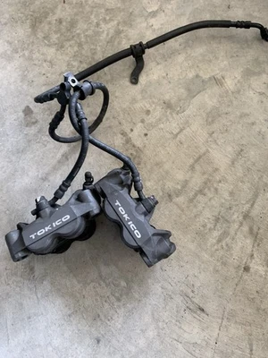 13-22 JUEGO PINZAS FRENO DELANTERO DERECHO IZQUIERDO HONDA CBR600RR CBR 600 PAR Foto 1 de 4