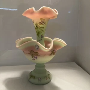 95 Aniversario Edición Limitada Fenton Lotus Mist Birmano 2 Piezas Epergne - Imagen 1 de 11