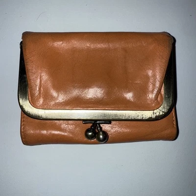 Cartera de colección Hobo International de cuero naranja triple plegable bolsa para monedas Kisslock de colección Foto 1 de 4